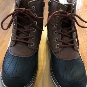 NWT Xray Boys' Keegan Ankle Boots Youth 5